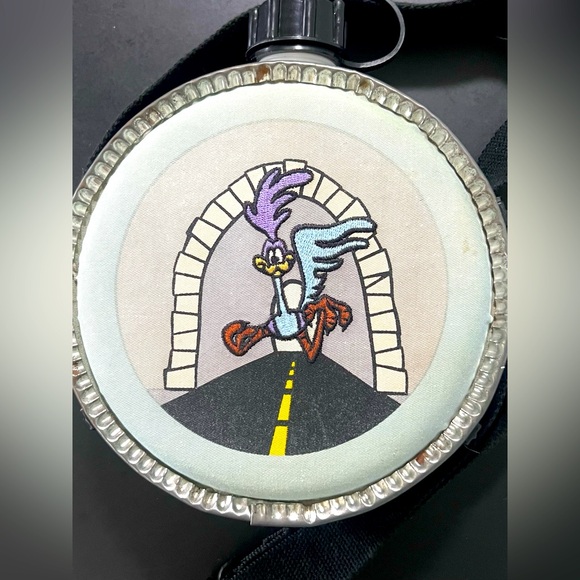 Vintage Looney Tunes Stainless Steel Cartoon Character Round Canteen with Strap - Picture 3 of 10